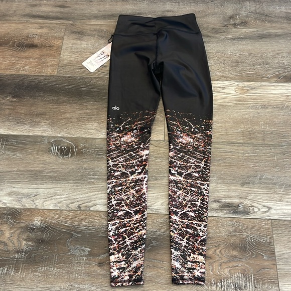 Alo Yoga leggings NWT size XS - Picture 3 of 3